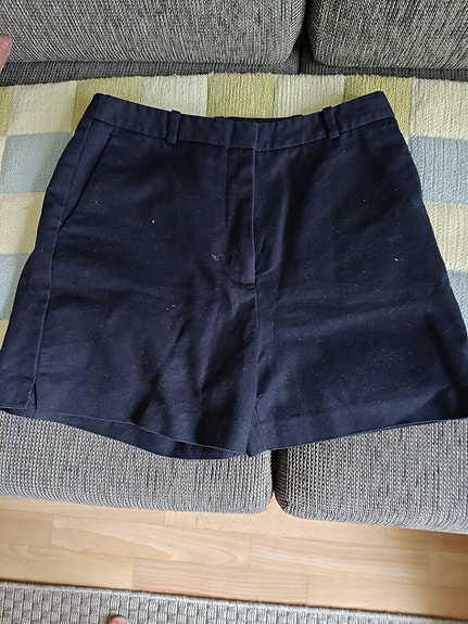 Naisten shortsit