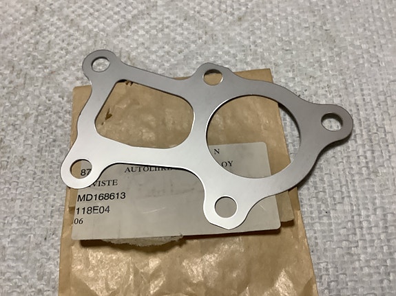 MD168613 pakoputkentiiviste Mitsubishi Pajero,L200,L300,L400