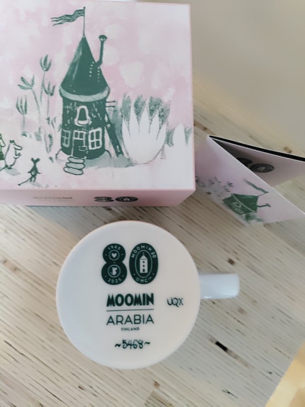Moomin Arabia Koti 80-vuotisjuhlamuki