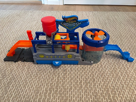 Hot Wheels Mega Car Wash autorata-leikkisetti