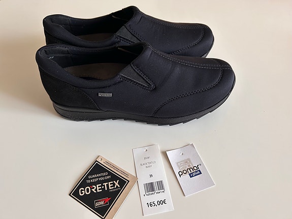 Pomar Gore-Tex kävelykengät koko 39 musta