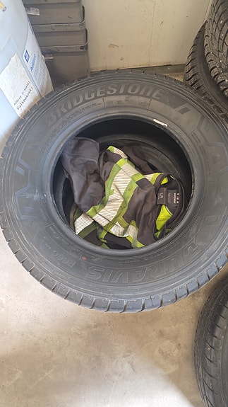 Siirtoajetut c renkaat 235/65/16" bridgestone