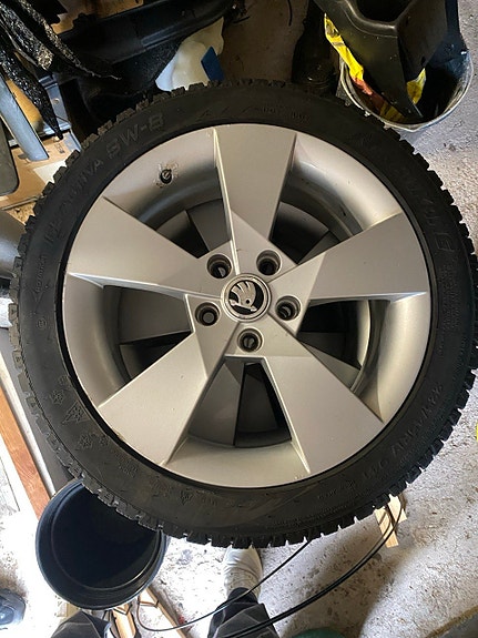 Skoda/Seat/VW nastarenkaat 225/45 R17 / 5x112 7J