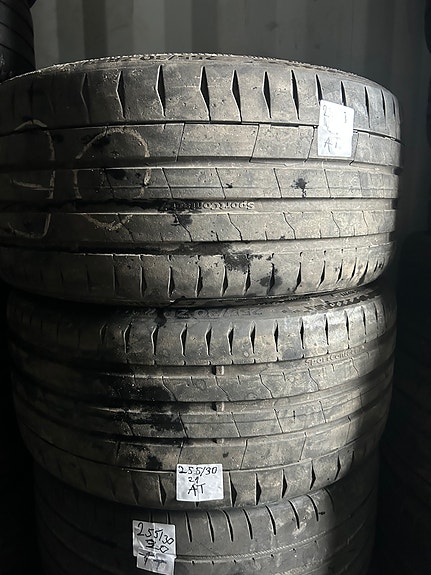 Renkaat 255/30/20 Continental 2 kpl 5 mm AT