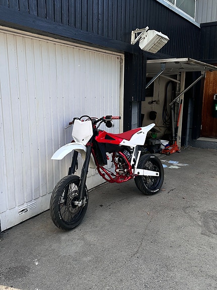 Ostetaan husqvarna  SM LOHKOT