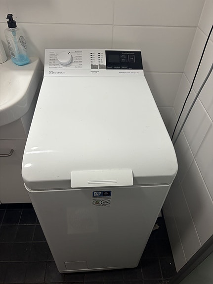 Electrolux päältä täytettävä pyykinpesukone