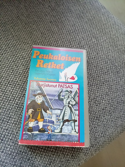 Peukaloisen retket video kasetti