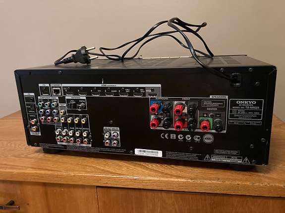 Onkyo TX-nr525 viritinvahvistin