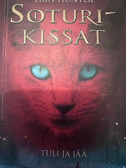 Erin Hunter Soturikissat: Tuli ja jää kirja