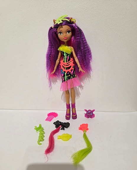 Monster High Electrified Clawdeen