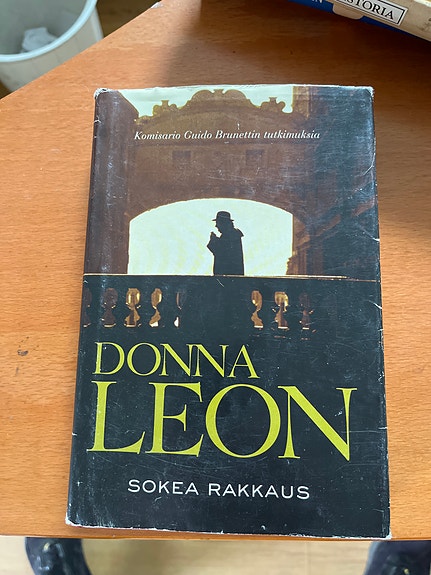 Donna Leon sokea rakkaus kirja