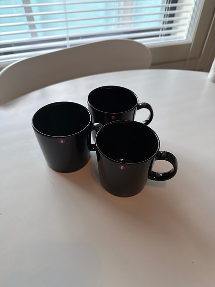 Iittala mukit musta