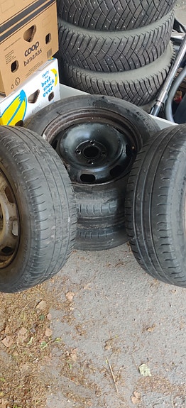 Michelin 195.65.15 -renkaat ja 4*108-vanteet