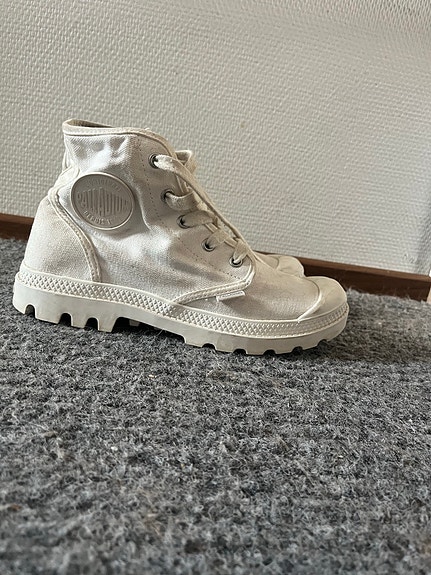Valkoiset Palladium-kengät