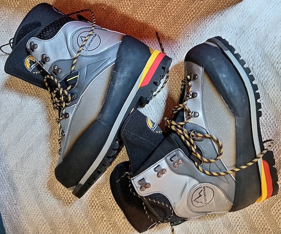 La Sportiva vuorikiipeily / jääkiipeilykengät