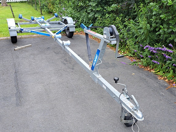AKU  BS 750 R  REKISTÖRÖITY 2018
