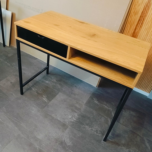 Koulupöytä