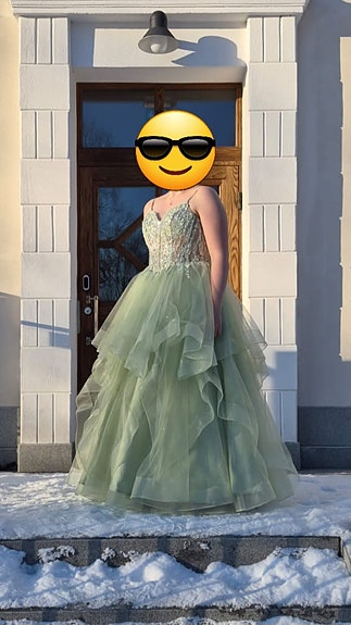 Pastellinvihreä vanhojentanssimekko, koko M