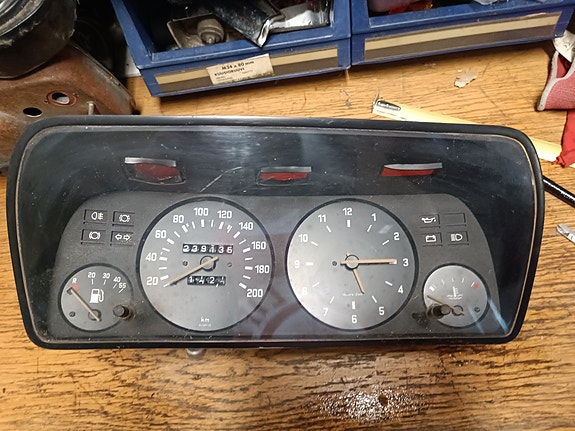 BMW E21 mittaristo