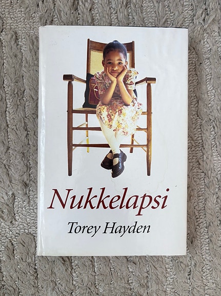 Torey Hayden: Nukkelapsi -romaani