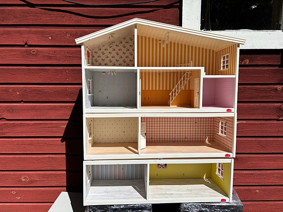 Lundby Småland nukkekoti ja pihasetti