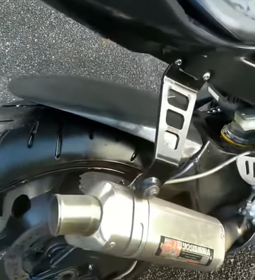 Ostetaan GSX-R 1000 2006 äänenvaimennin vakion tilalle