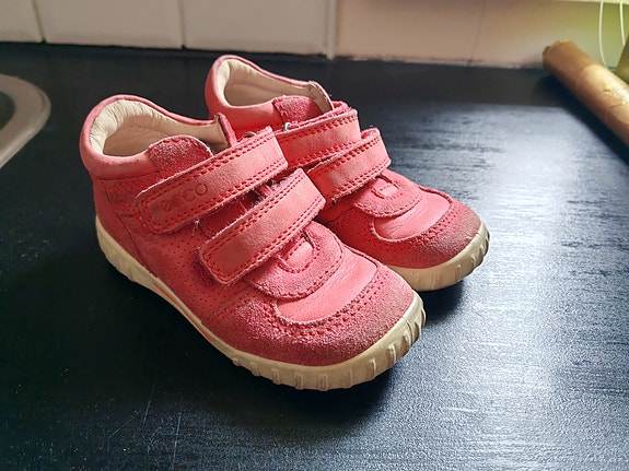 Ecco kengät 25