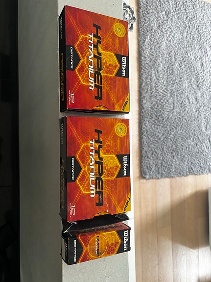 Wilson Hyper Titanium golf pallot