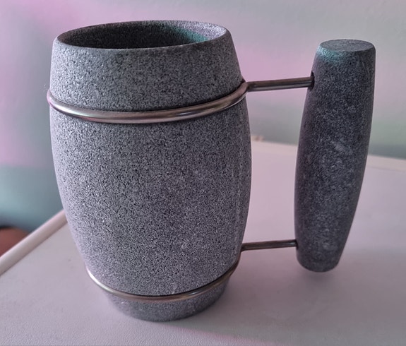 Kotimainen Hukka Design Seideli -vuolukivituoppi (33 cl)