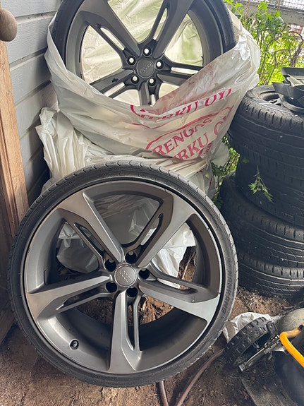 Audi RS7 Oem vanteet kesärenkailla 275/30R21