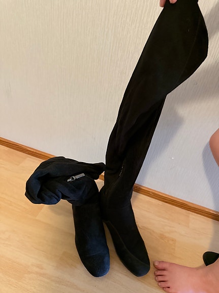 Mustat ylipolvensaappaat, koko 38
