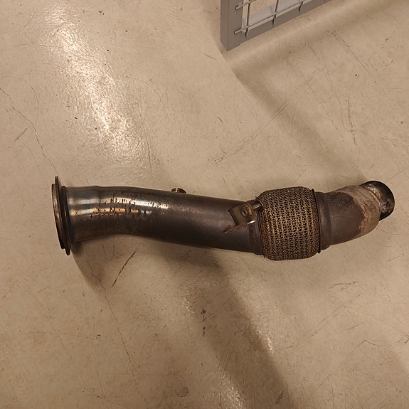 BMW 320i f30 downpipe