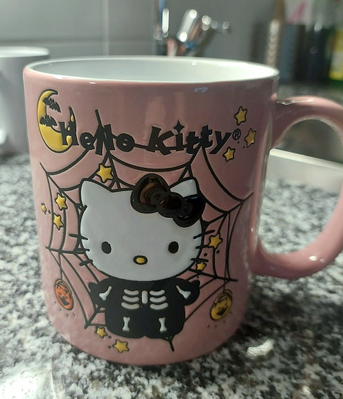 Iso Hello Kitty-muki, halloween
