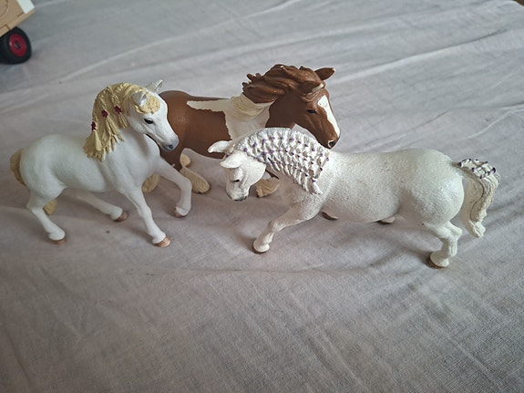 schleich poni/hevonen