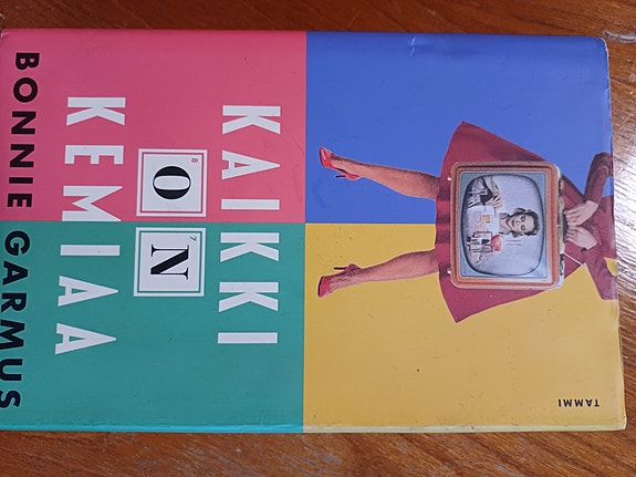 Kaikki on kemiaa - kirja