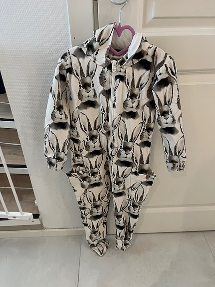 Metsola bunny jumpsuit/ haalari