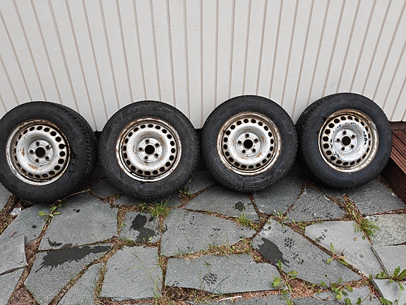 Transporter kitkarenkaat vanteilla