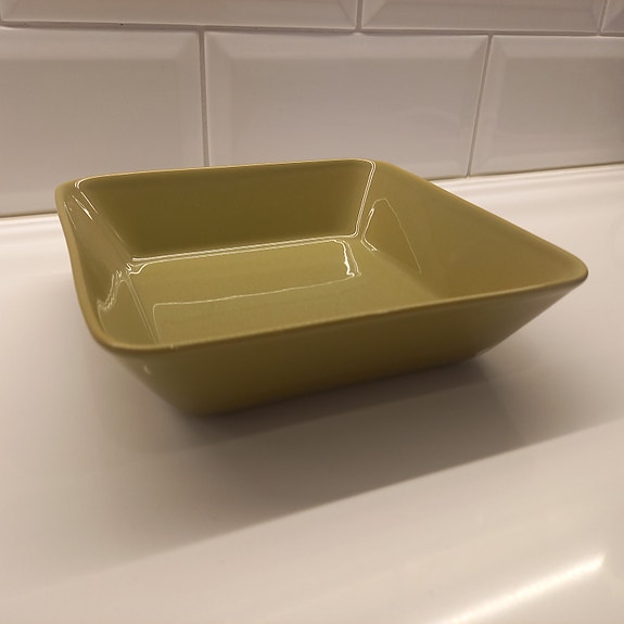 Iittala Teema vati / tarjoiluvati 16 * 16 oliivinvihreä