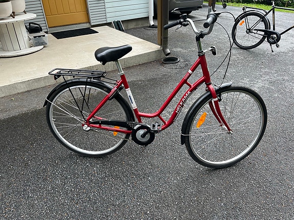 Helkama naisten pyörä 28” 3-vaihteinen