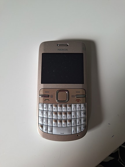 Toimiva nokia c3  käynnykkä