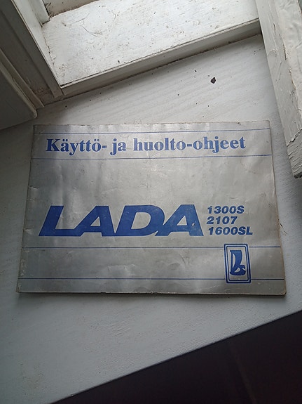 Lada 1300S / 2107 / 1600SL Käyttö- ja huolto-ohjeet kirja.