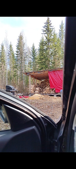 Puuliiteri 4x6m myynnissä ja kuvan puut myös