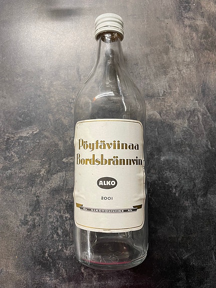 Vanha Pöytäviinaa pullo