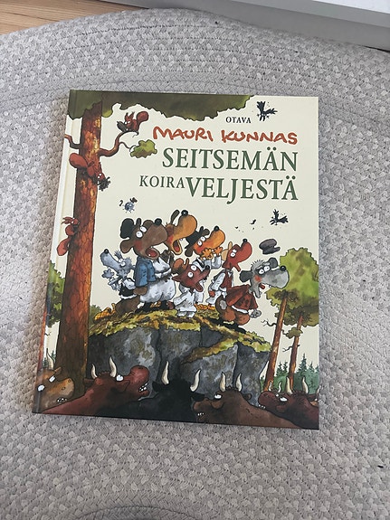 Mauri Kunnas Seitsemän koiraveljestä kirja