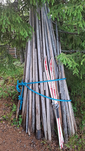 Vanhoja heinäseipäitä