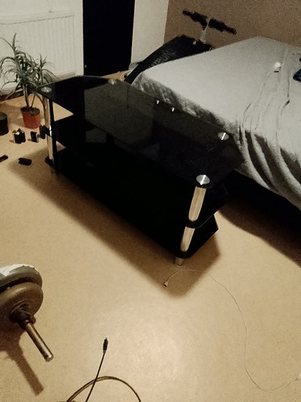 lasinen tv taso
