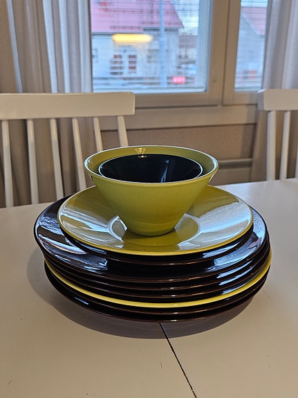 Arabia Koko lautaset ja kulho limenvihreä / ruskea