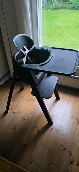 Stokke steps, musta