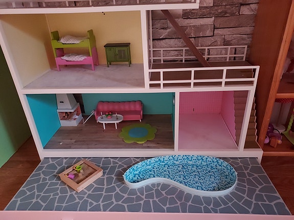 Lundby  Stocholm nukkekoti uima-altaalla ja kalusteilla