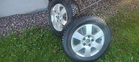 Nokian Hakkapeliitta 9 Skodan aluvanteilla